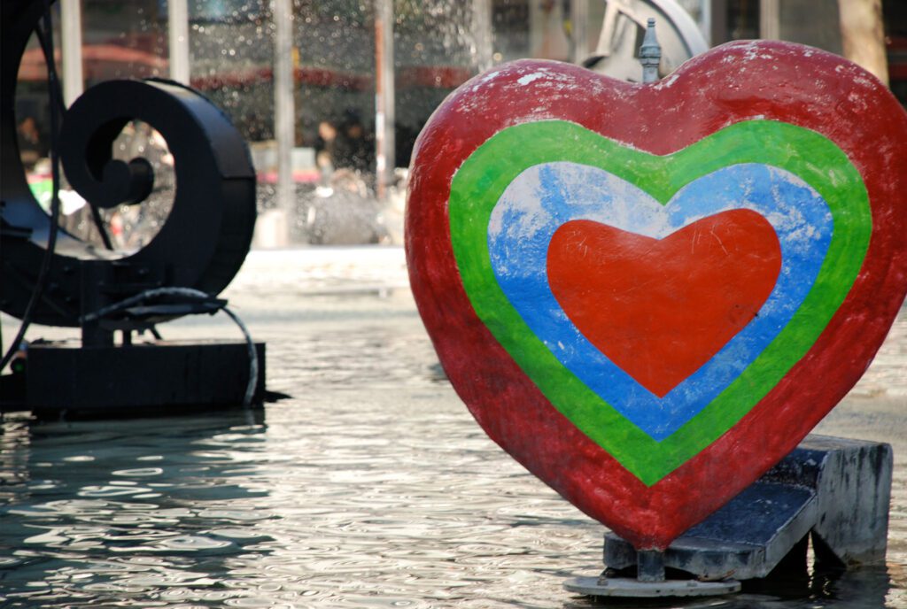 multicolour heart paris